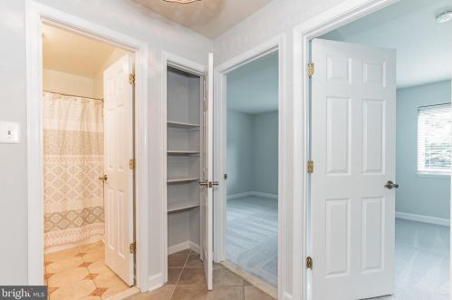 1633 Westwind Way, Mc Lean VA 22102-1604 exterior