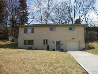 1180 Saint Vincent Dr, Monroeville, PA 15146-4318