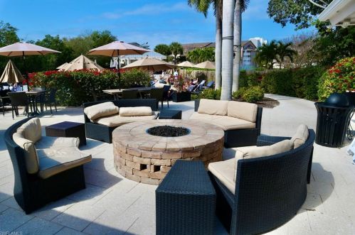 380 Horse Creek Dr, Naples FL 34110-6000 exterior