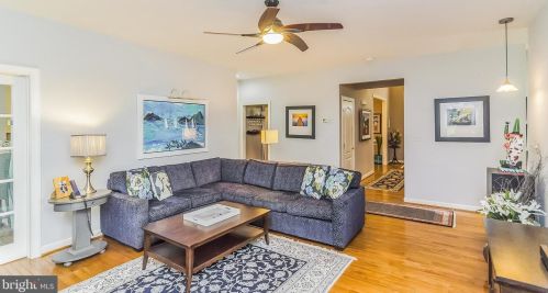 13606 Mt Prospect Dr, Rockville MD 20850-3510 exterior