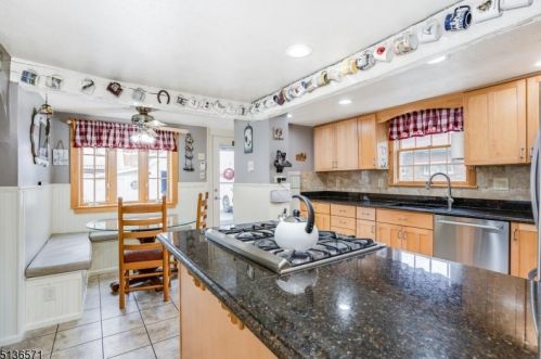 2065 Prospect Ave, Scotch Plains NJ 07076-1369 exterior