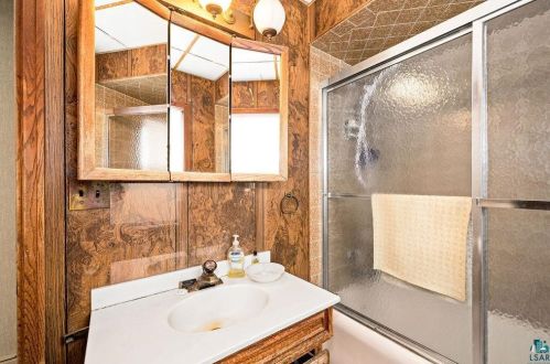 5301 Avondale St, Duluth MN 55804-1310 exterior