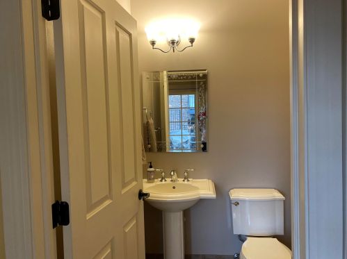 822 Hamilton St, Milwaukee WI 53202-1607 exterior