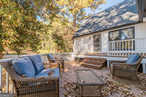 1620 Chevron Way, Atlanta GA  30350-4430 exterior