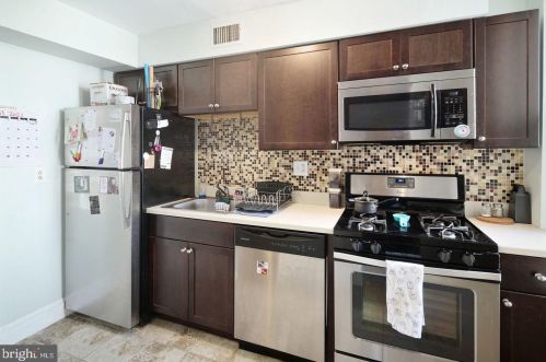 865 26 St, Philadelphia PA 19146-4402 exterior