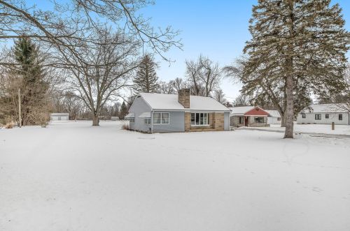 108 Austin St, Gobles, MI 49055-9705