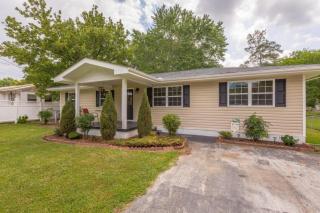 1612 Heather St, Chattanooga, TN 37412-4212