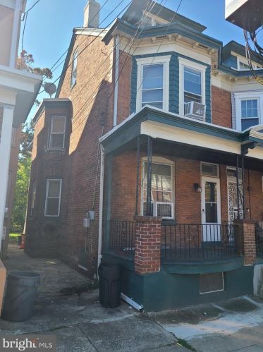 445 Hanover St, Trenton, NJ 08618-4601