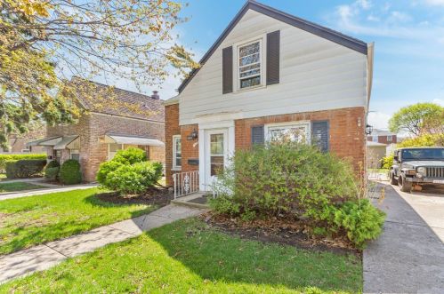 5219 64th St, Chicago, IL 60638-5627