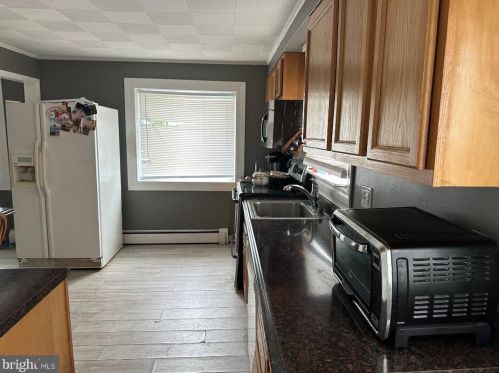 31 Scarlet Ave, Chester PA 19014-2905 exterior