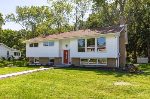 44 Saddle Rock Dr, Poughkeepsie, NY 12603-5528