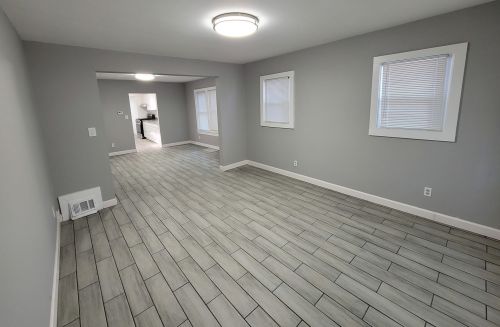 315 Martin Luther King Jr Ave, Waukegan, IL 60085-4207