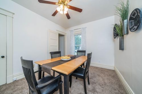 1020 Clinton Ave, Kalamazoo MI 49001-3881 exterior