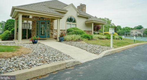 1312 Foxmeadow Dr, Limerick PA 19468-1556 exterior