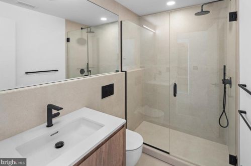 1355 Kater St, Philadelphia PA 19147-1817 exterior