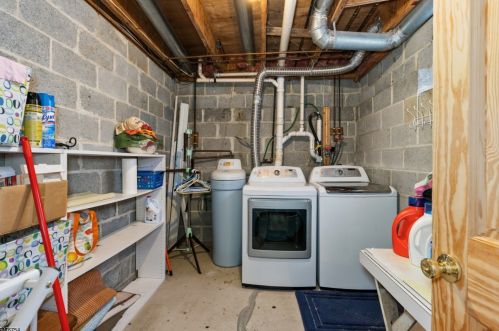 18 Pelican Pt, Fredon NJ 07860-2801 exterior