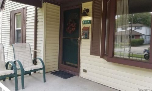 4912 Weddell St, Dearborn Heights MI  48125-3036 exterior