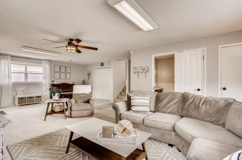 366 Commonwealth Ln, Elmhurst IL 60126-4918 exterior