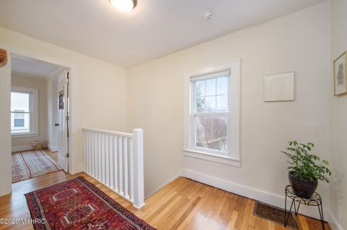 2243 Paris Ave, Grand Rapids MI 49505-4152 exterior