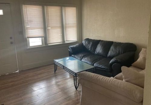 1006 Nash St, Milwaukee, WI 53206-3070