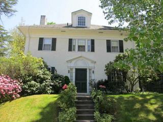 67 Freeman Pkwy, Providence, RI 02906-3352