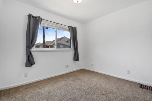 7314 Stevenson St, Milwaukee WI 53213-3649 exterior