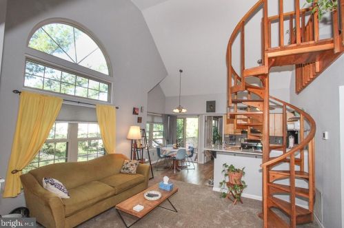 310 Foxcroft Cir, Limerick PA  19468-1538 exterior