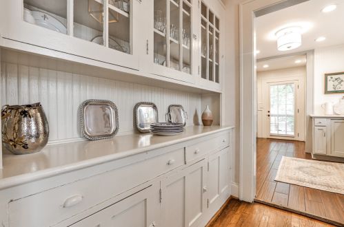 2424 Glenwood Dr, Atlanta GA  30305-4341 exterior