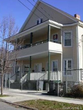 91 Pershing Ave, Poughkeepsie, NY 12601-2729