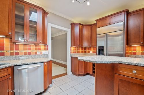 1318 Thorndale Ave, Chicago IL 60631-2287 exterior