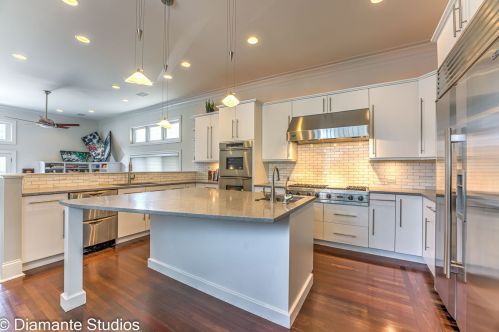 1523 School St, Chicago IL 60657-2121 exterior