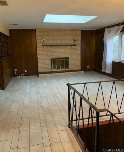 904 Ashland St, Valley Cottage, NY 10989-2613