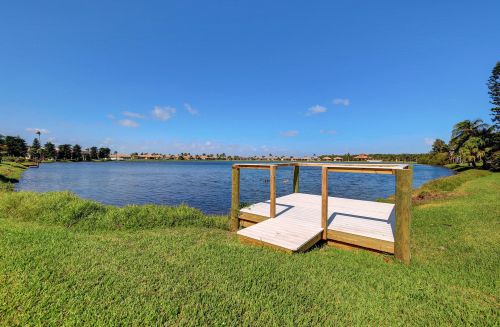 208 River Walk, Fort Pierce FL 34949-8887 exterior