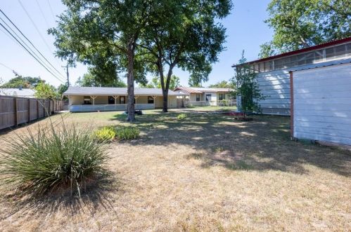 7401 Eastcrest Dr, Austin TX 78752-1424 exterior