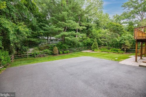 1111 Fallsmead Way, Rockville MD 20854-5549 exterior