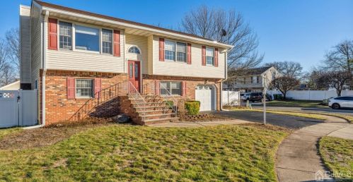 3 Brida Ct, Edison NJ  08817-3800 exterior