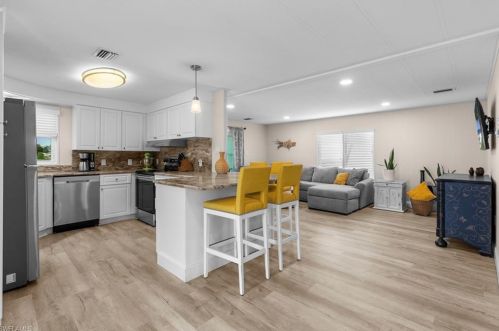 528 Charlemagne Blvd, Naples FL 34112-7135 exterior