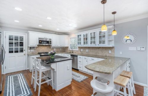 225 Abington Dr, Atlanta GA 30328-1203 exterior