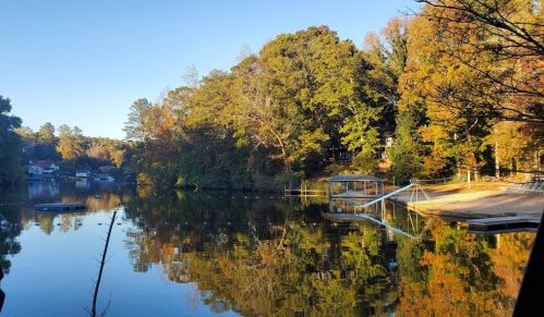 8470 Lk Dr, Lithonia GA 30039-6568 exterior