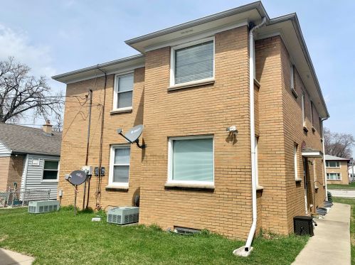 8909 Burleigh St, Milwaukee, WI 53222-3629