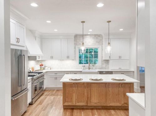 2667 Ellwood Dr, Atlanta GA  30305-3827 exterior