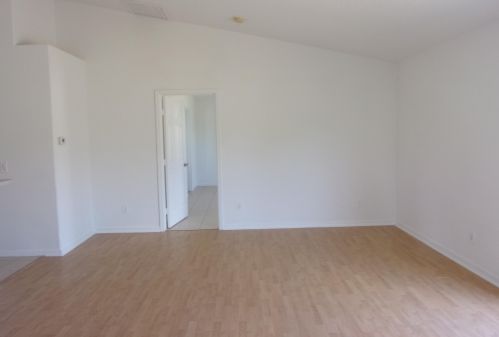 1407 Grapeland Ave, Fort Pierce FL 34952-4951 exterior