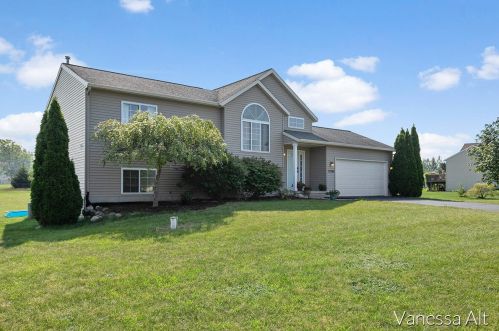 12180 Ives Meadow Ln, Cedar Springs, MI 49319-7940