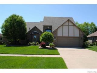 19512 Gloria Dr, Macomb Township, MI 48044-1260