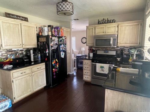 986 Mirada Dr, Perris CA 92571-9439 exterior
