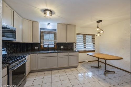 6659 64th St, Chicago IL  60638-4915 exterior