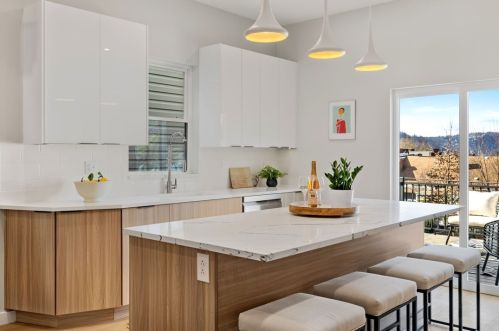 5105 Holmes St, Pittsburgh PA  15201-2433 exterior