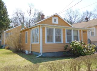 1793 4 St, Piscataway NJ  08854-1600 exterior