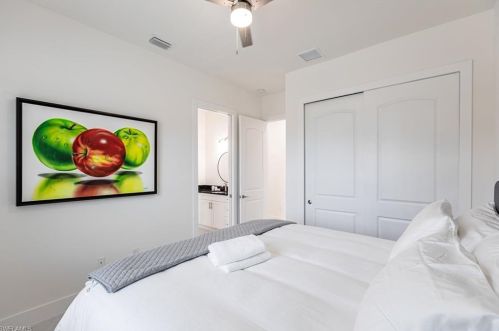 803 106 Ave, Naples FL 34108-1846 exterior