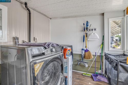 2 Terrace Dr, Concord CA 94518-2047 exterior